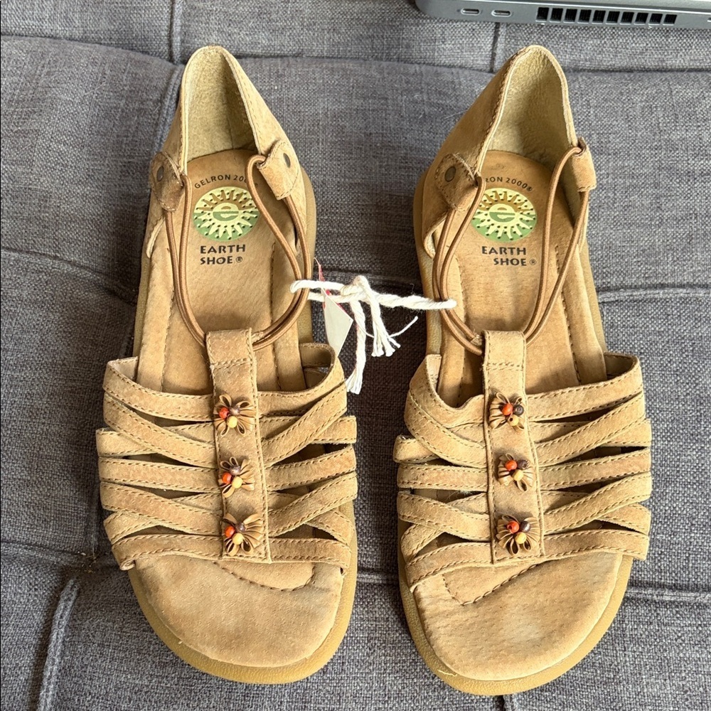 Earth Shoe Women's Tan Strappy Suede Sandals